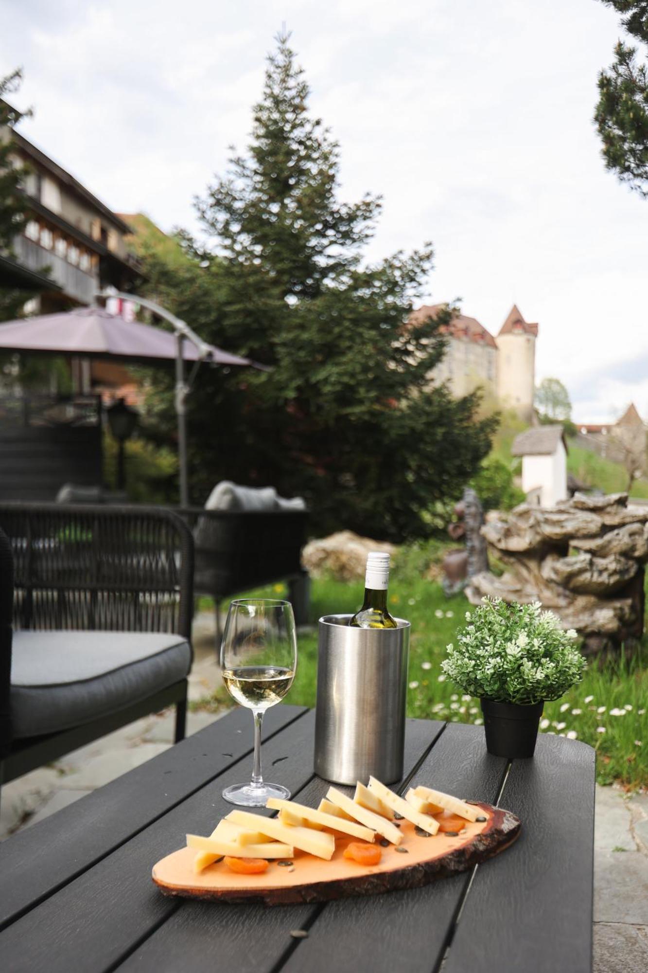 Le Saint Georges Hotell Gruyeres Eksteriør bilde